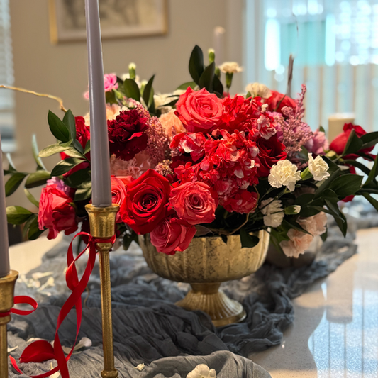 luxury tablescape from The Pop-Up Society Rockwall Picnic Red Flowers intimate event holiday events