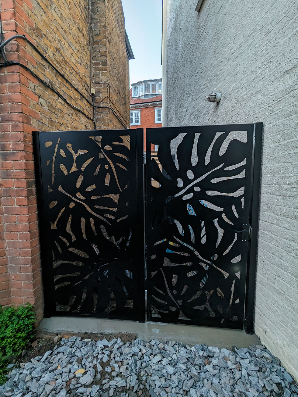 Entrance Way - Hampton Hill