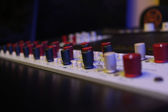 Neve Mixer MTE Studios.JPG