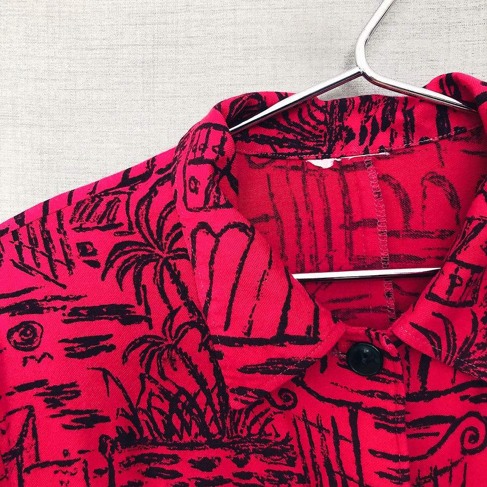 Thumbnail: Cropped dark pink shirt