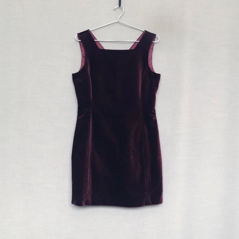 Thumbnail: Wine red velvet dress