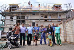 CONSTRUÇÃO COM FAMÍLIAS