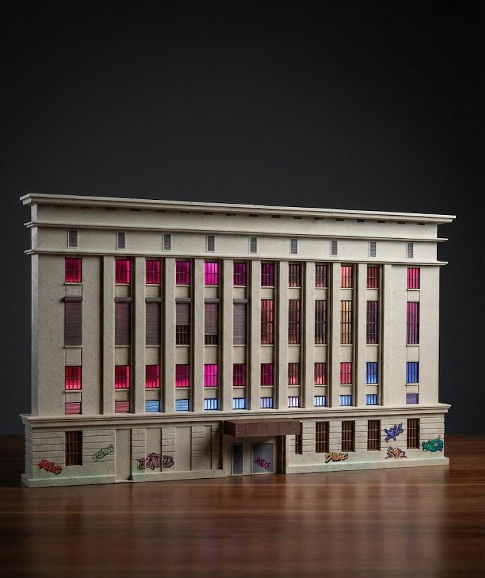 Verewige die Nacht: 3D-Fassaden-Objekt – Der Tempel des Techno, ohne Beleuchtung