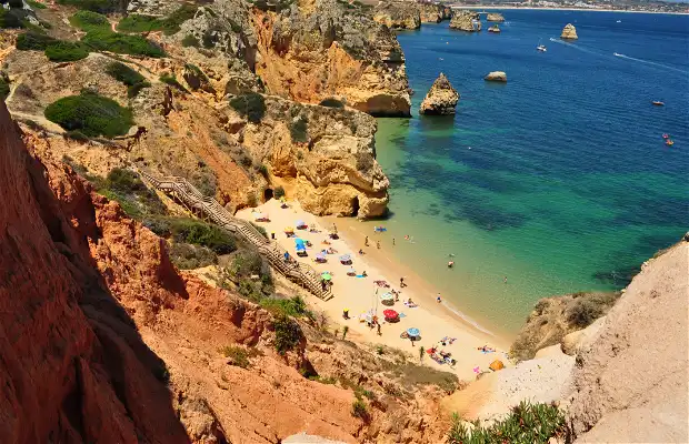 praia-do-camilo.webp