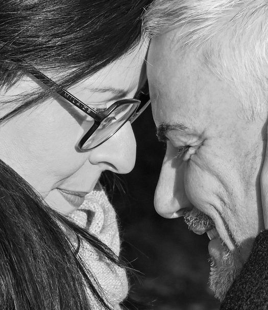 Paarshooting Sonne Feuer Schnee Glücksbild Fotografie