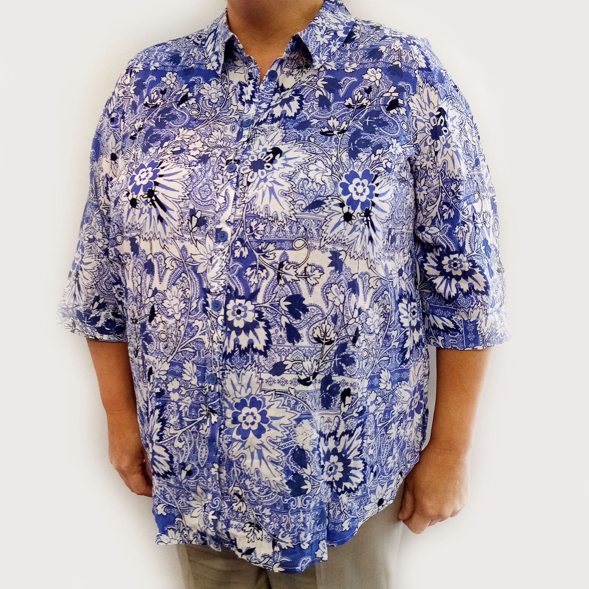 Cropped Sleeve Buttoned Blouse