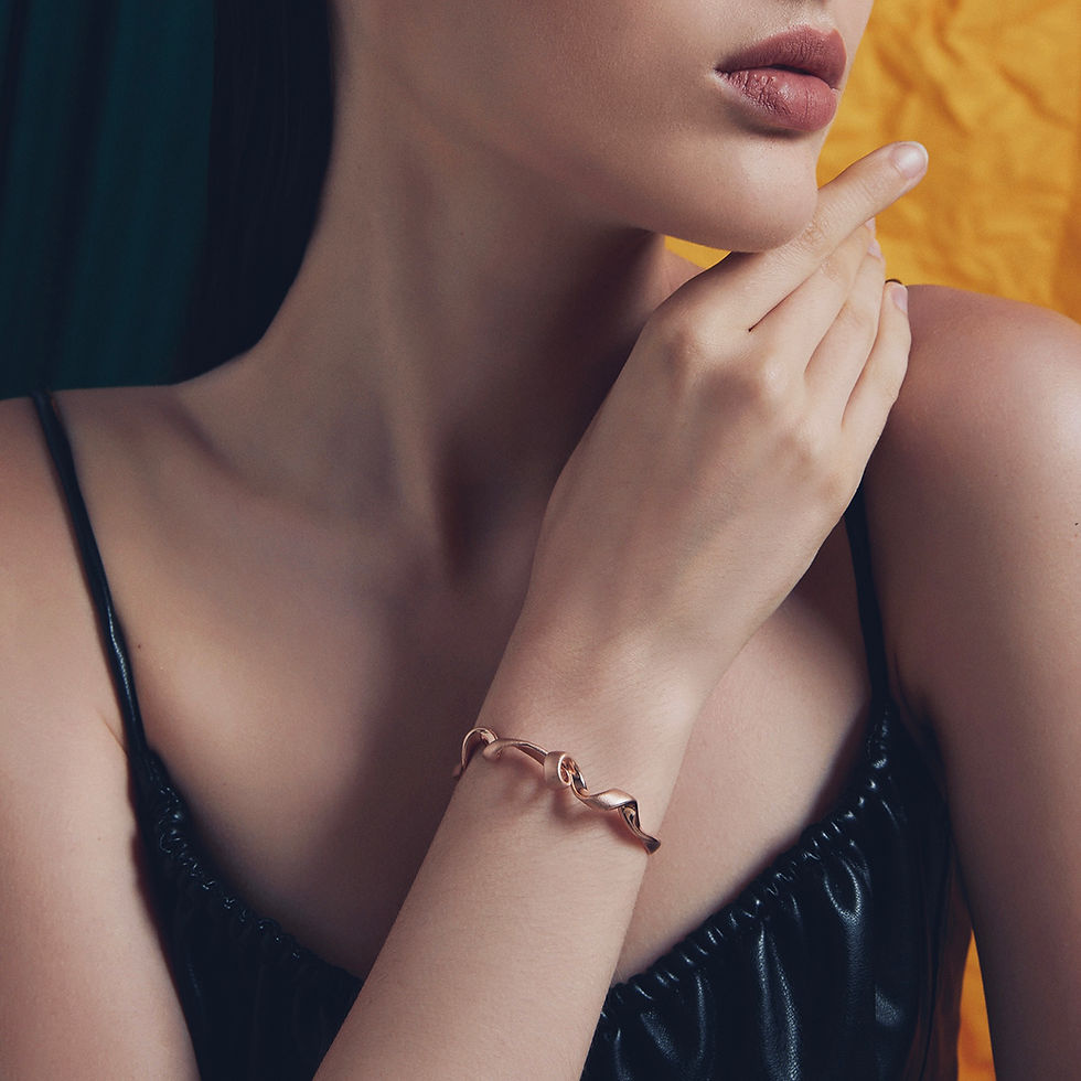 Thumbnail: TWISTED 磨砂手鐲 - 玫瑰金 | TWISTED Frosted Bangle - Rose Gold