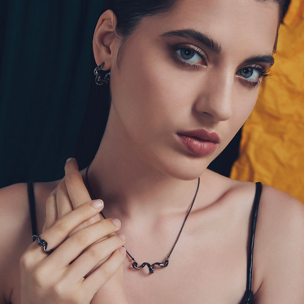 Thumbnail: TWISTED 項鏈 - 白金色 | TWISTED Necklace - Rhodium