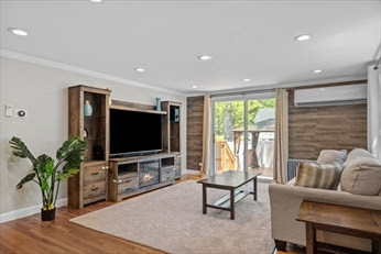 10 Kinney Ave Burlington, MA