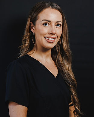 Headshot - Amber Mortimer