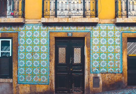 Walking around in Lisbon._edited.jpg