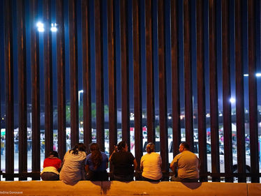 The US-Mexico border is closed. The wall as a place of memory – 