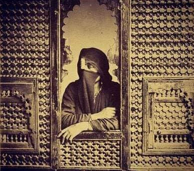 المشربيات والمشرفيات