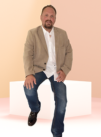 Michael_edited_edited_edited.png