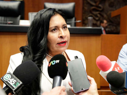 #GraphosCc #Noticias | Entrevista a la senadora Ana Lilia Rivera Rivera, presidenta de la Mesa Directiva de la Comisión Permanente, al finalizar la sesión de hoy.