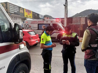 #GraphosCc #Tlx #Noticias #Municipios #TlaxcalaCapital | POLICÍA MUNICIPAL Y DE PROTECCIÓN CIVIL DE TLAXCALA JUNTO CON EL CRUM BRINDAN ATENCIÓN TRAS ATROPELLAMIENTO DE MENOR EN TIZATLAN