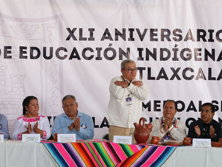 #GraphosCc #Tlx #Noticias | CONMEMORAN AUTORIDADES EDUCATIVAS XLI ANIVERSARIO DE EDUCACIÓN INDÍGENA EN TLAXCALA
• Docentes jubilados recibieron reconocimientos por su labor y aportación al sector