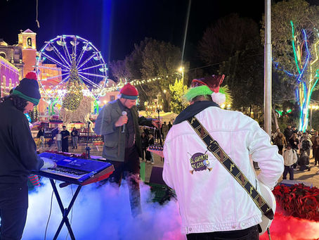 #GraphosCc #Tlx #Noticias #Municipios #Huamantla | LA ALDEA MÁGICA REÚNE A FAMILIAS EN UNA NOCHE DE TEATRO, ROCK Y POSADA