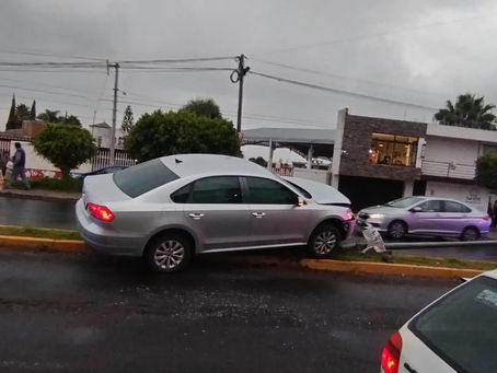 #GraphosCc #Tlx #Noticias #Municipios #Zacatelco | Detienen a conductor en presunto estado de ebriedad tras chocar contra luminaria en Zacatelco