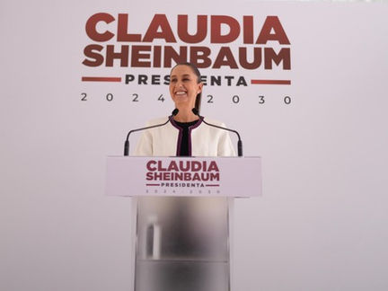 #GraphosCc #Tlx #Noticias | VAMOS A CUMPLIR CON LOS COMPROMISOS QUE HICIMOS, NO SON PROMESAS: CLAUDIA SHEINBAUM ANUNCIA ARRANQUE DE NUEVOS PROGRAMAS SOCIALES CON MUJERES DE 60 A 64 AÑOS Y ADOLESCENTES