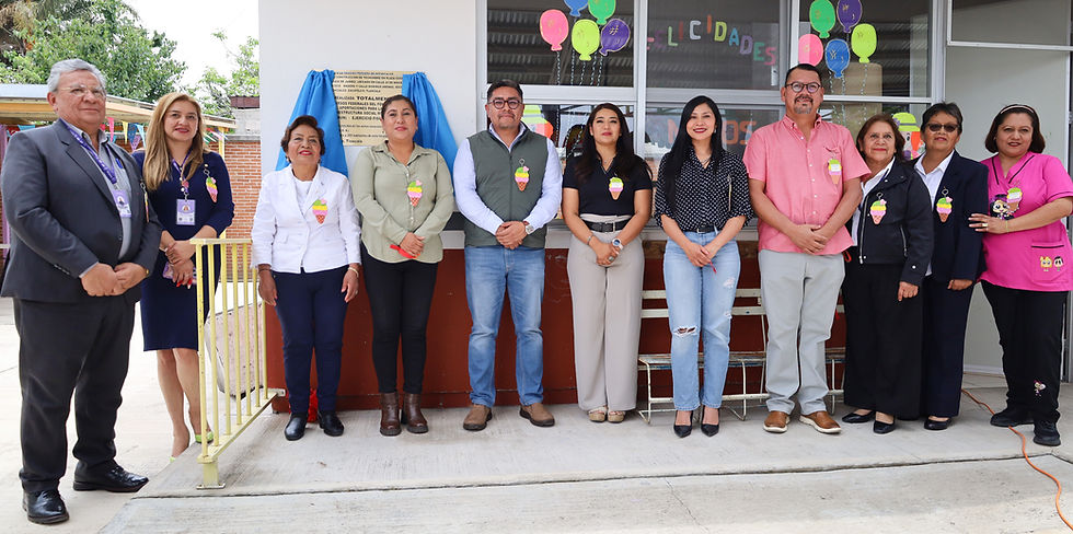 #GraphosCc #Tlx #Noticias #Municipios #Zacatelco | Presidente Miguel Acatzi Luna cumple con la comunidad educativa e inaugura techumbre en Xochicalco