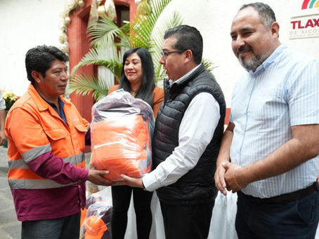 #GraphosCc #Tlx #Noticias #Municipios #TlaxcalaCapital | GOBIERNO DE ALFONSO SÁNCHEZ GARCÍA DIGNIFICA LABOR DEL PERSONAL DE SERVICIOS PÚBLICOS CON UNIFORMES NUEVOS