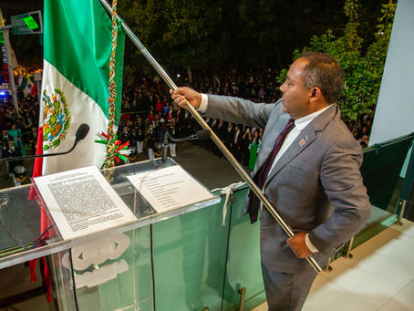#GraphosCc #Tlx #Noticias #Municipios #Apizaco | JAVIER RIVERA BONILLA CELEBRA CON FERVOR PATRIÓTICO EL GRITO DE INDEPENDENCIA