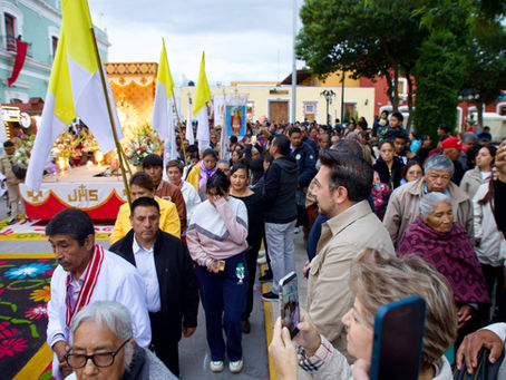 #GraphosCc #Tlx #Noticias #Municipios #Huamantla | HUAMANTLA SE LLENA DE COLOR, FE Y TRADICIÓN CON LA ELABORACIÓN DE TAPETES POR CORPUS CHRISTI