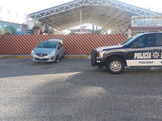 #GraphosCc #Tlx #Noticias #Municipios #Apetatitlán #Seguridad | Policía de Apetatitlán atiende reporte de robo de neumáticos en unidad habitacional Petroquímica; brinda acompañamiento al propietario