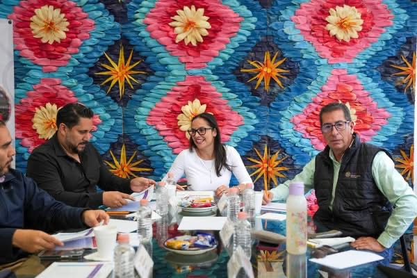 #GraphosCc #Tlx #Noticias #GobTlax | SECRETARÍA DE BIENESTAR EVALÚA PROYECTOS DE COMUNIDADES INDÍGENAS PARA IMPULSAR SU DESARROLLO ECONÓMICO.