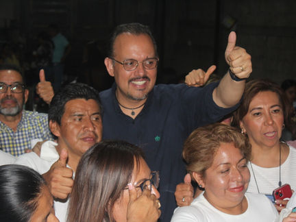 #GraphosCc #Tlx #Noticias | Cambrón hizo un llamado enfático a los votantes para que no olviden las promesas incumplidas de algunos aspirantes.