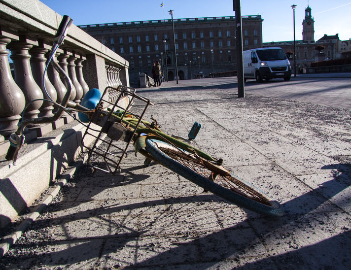 A yellow bicycle on the streets of Stockholm