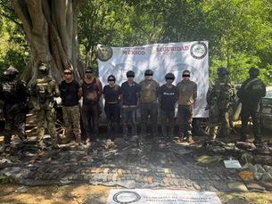 Operativo fueron aseguradas 17 armas largas, entre ellas una ametralladora, 127 cargadores; 40 artefactos explosivos improvisados y equipo táctico.