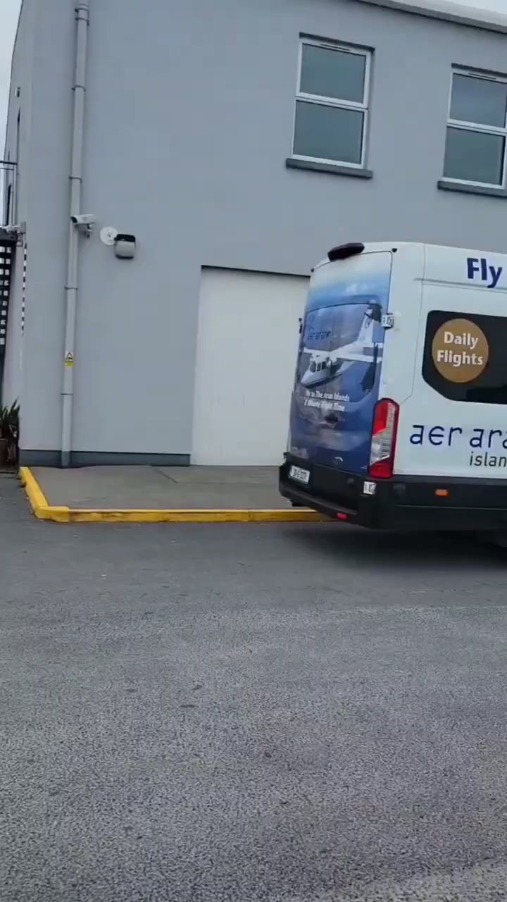Quick and smooth 8 minute flight from Connemara Airport to Inishmore Aran Islands #travelw