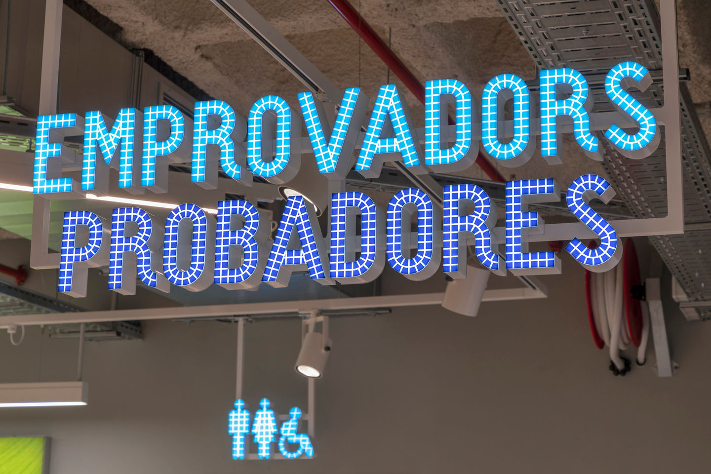 CL9 Plaza Cataluna Barcelona photo 3219.jpg