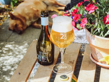 Une bière à l’arôme floral, ça rappelle la belle saison !