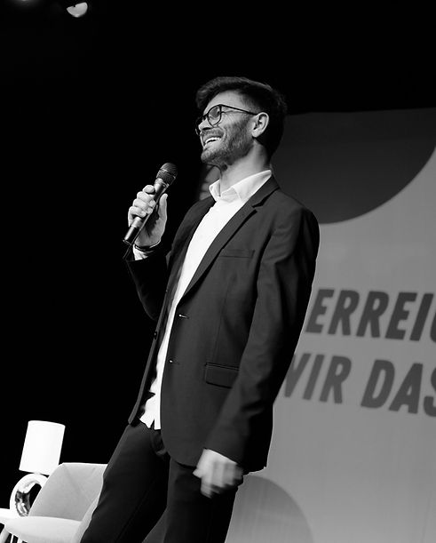 Bartosz-Pawel-Lewicki-The-Great-Print-Bitcoin-Conferences.jpg