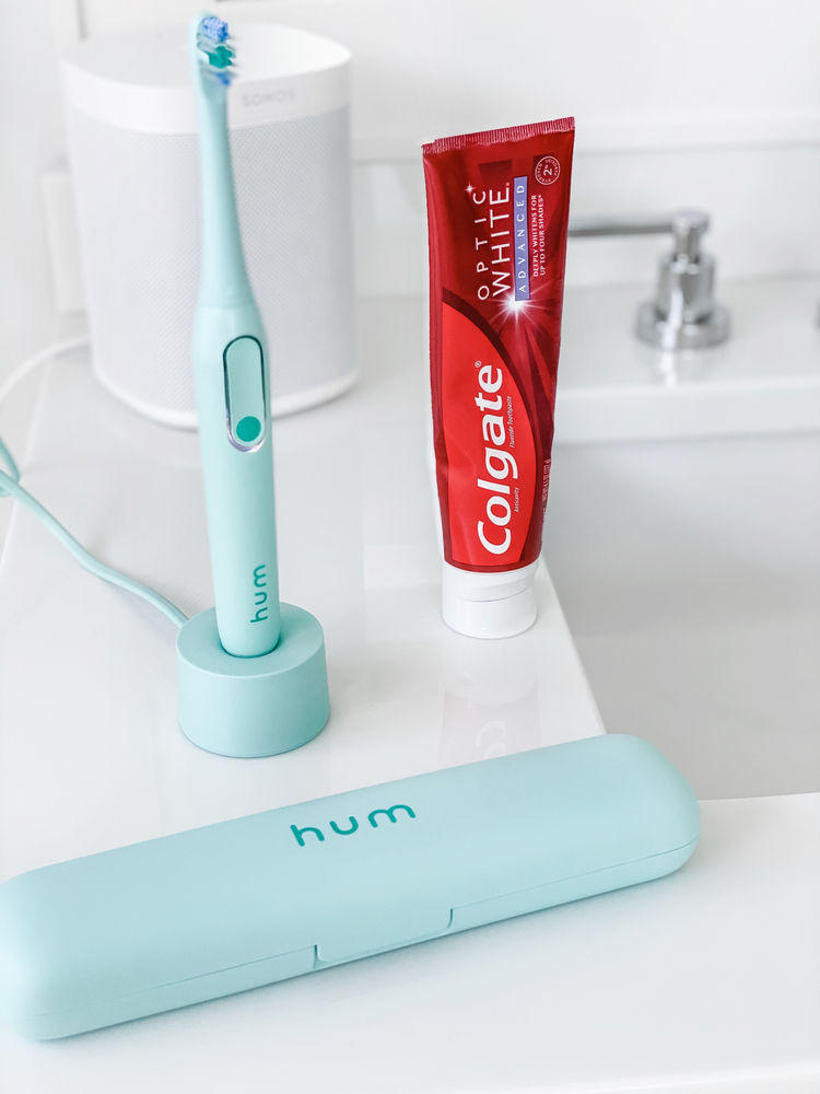 MY FAVORITE SMART TOOTHBRUSH // hum by Colgate®