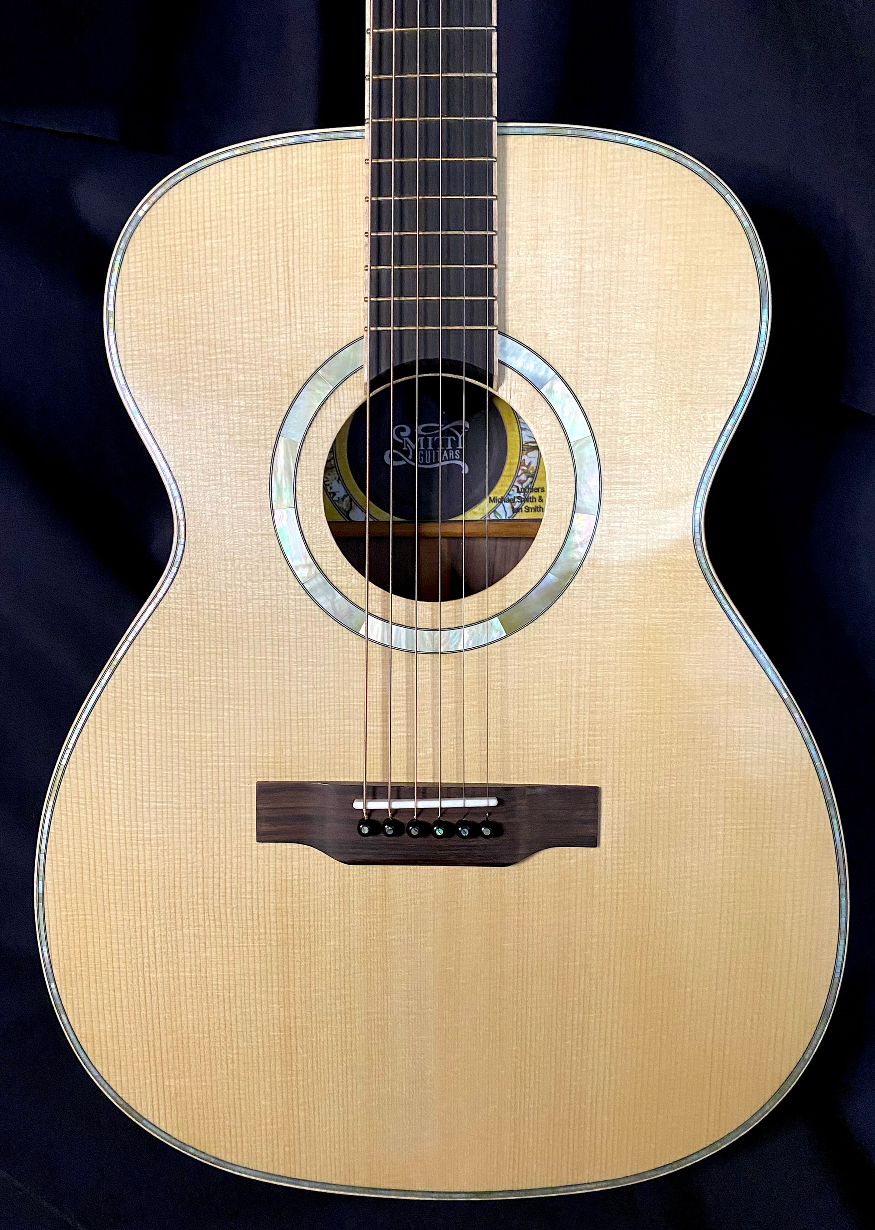 Orchestra Model Premium - Gold Shell