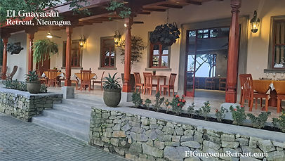 Patio El Guayacan Retreat