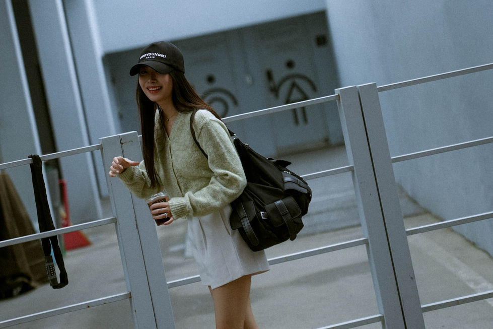 Urban emotion captured in the streets of Seongsu, Seoul.