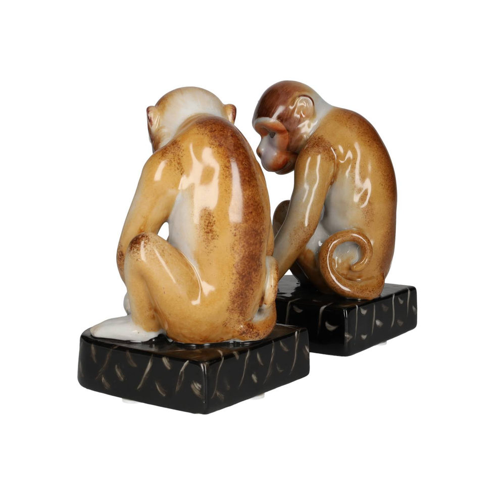 Two monkey statues - Ladybug and monkey - contemporary art
