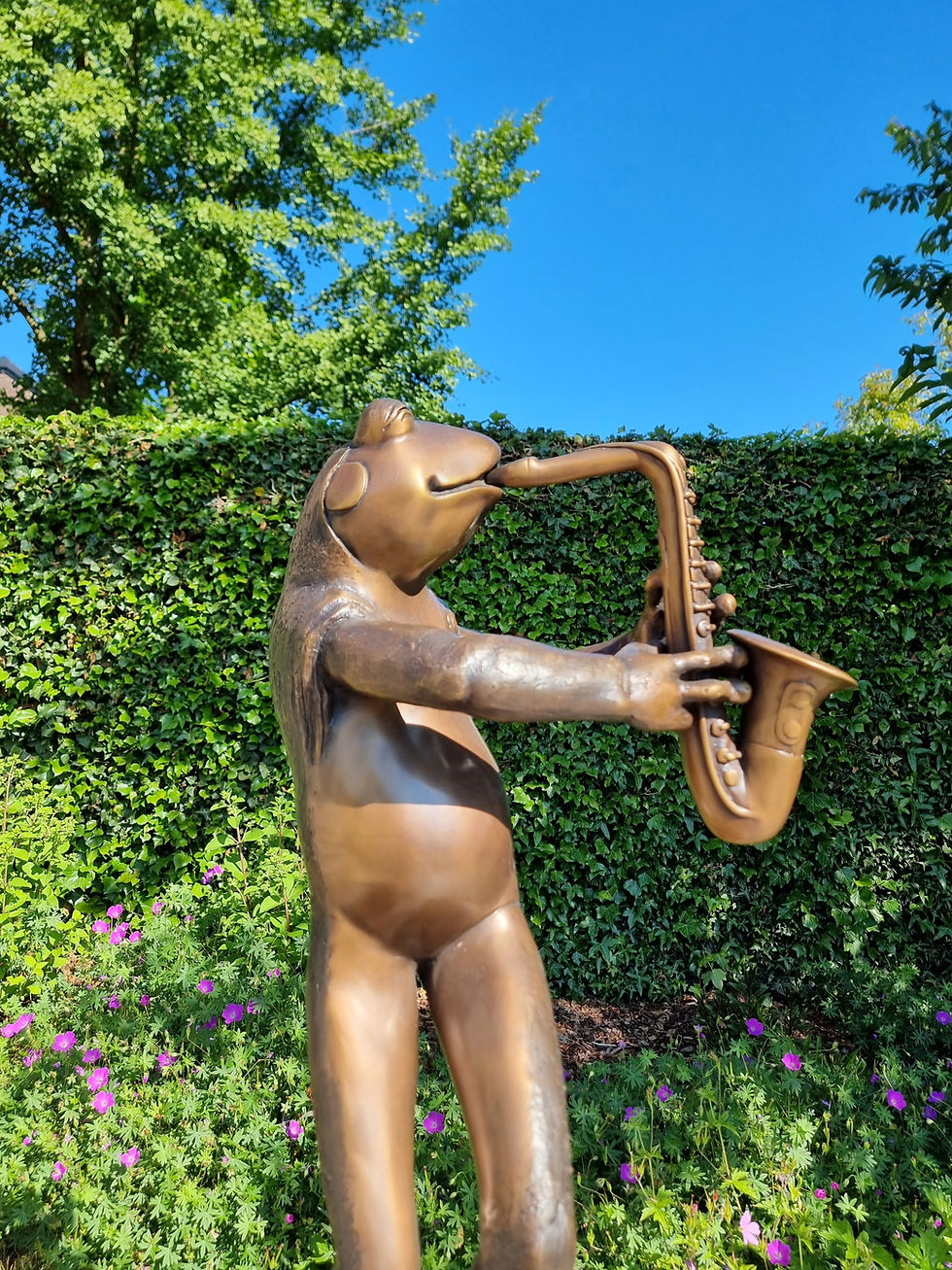 Bronze statue of a frog with a saxophone - garden statues - garden decoration