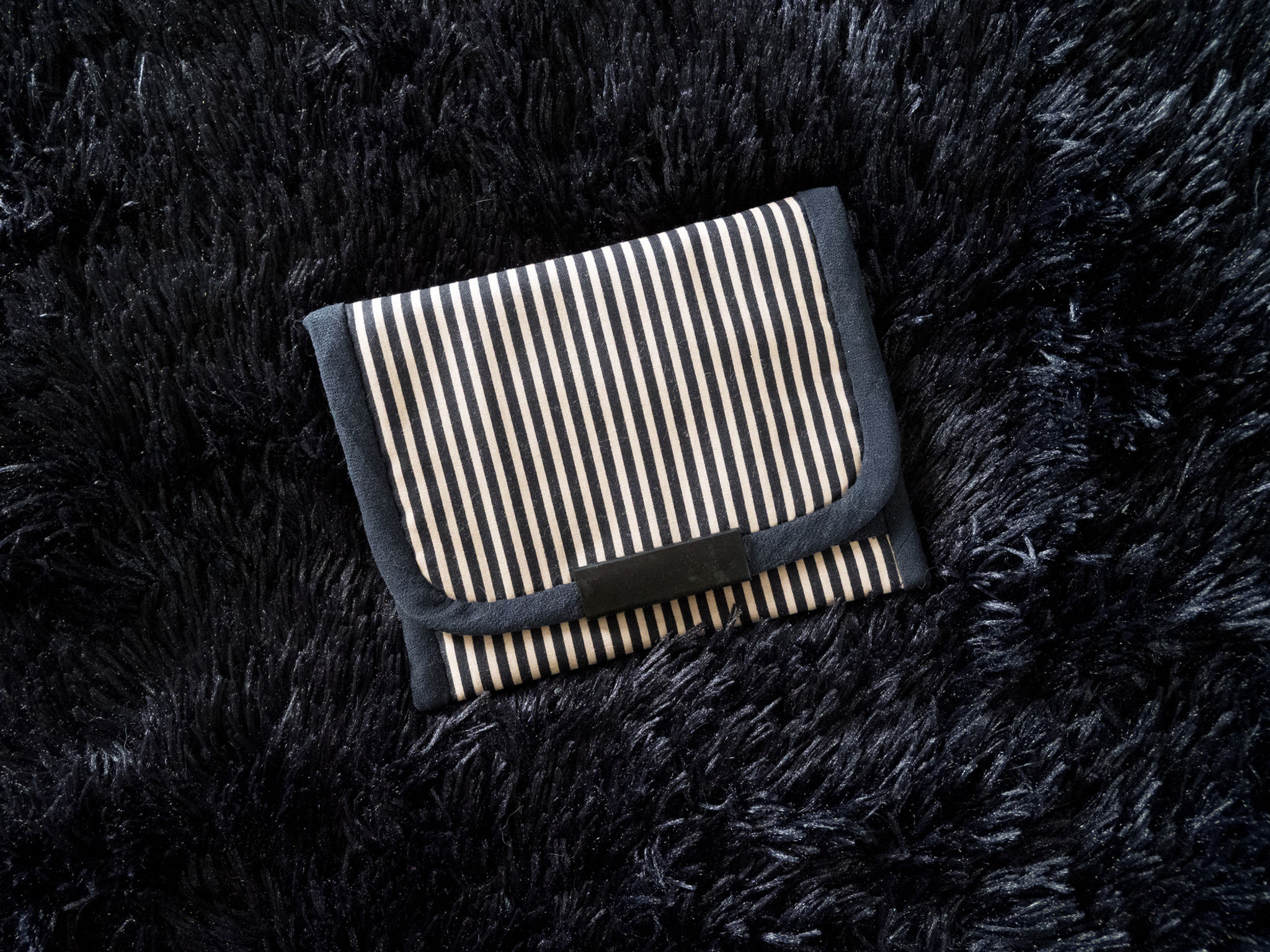 Tell-Tale Clutch Organizer