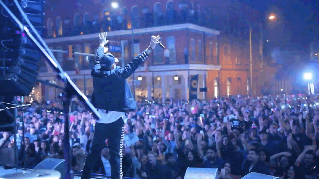 ZEUS. El Mero Necio (Carlton Zeus).GIF