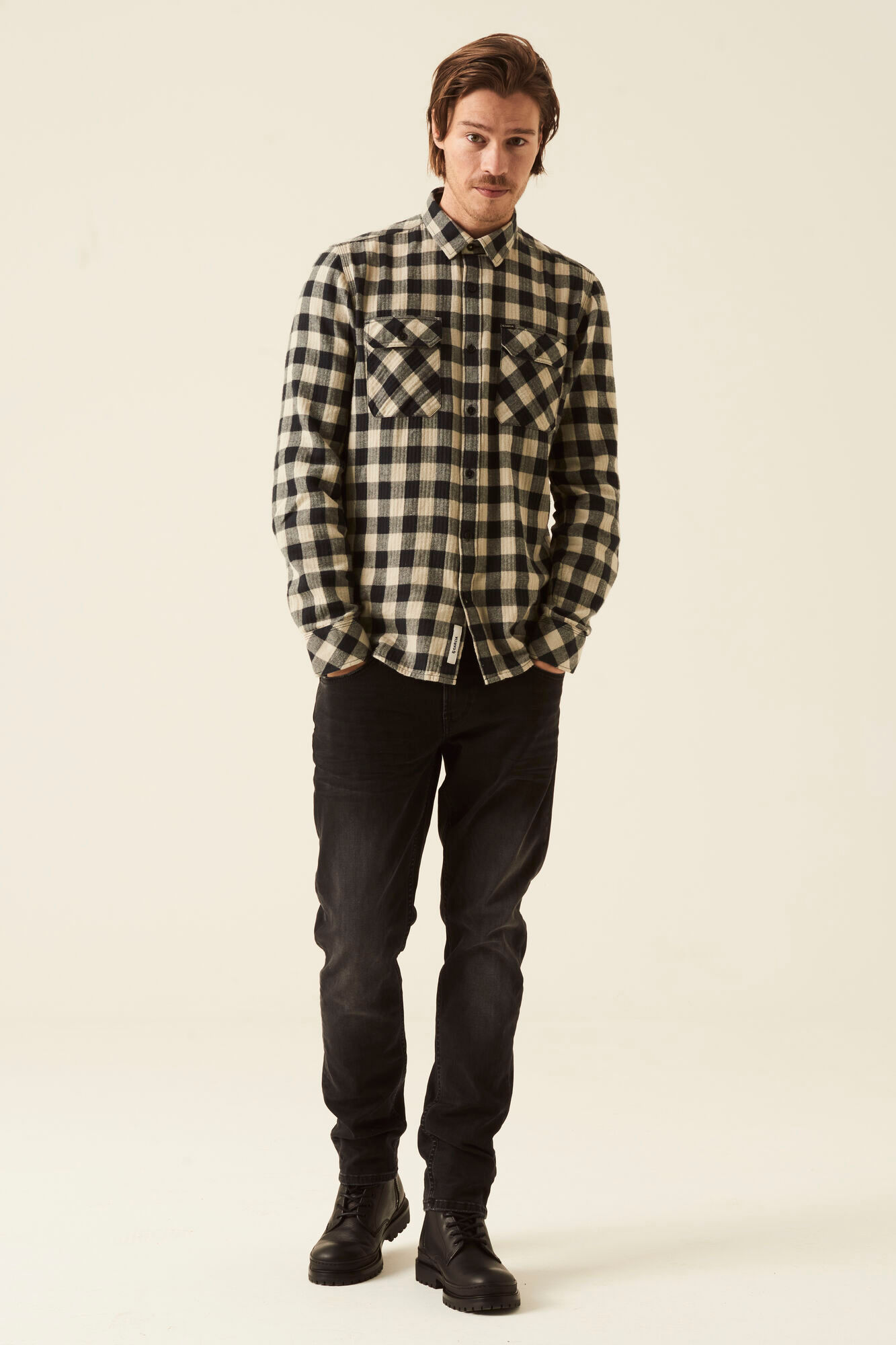 Chemise blanche et noire à carreaux Garcia, style T21080