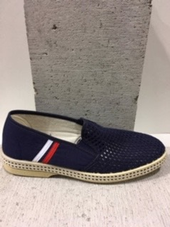 Chaussure marine trouée Parami