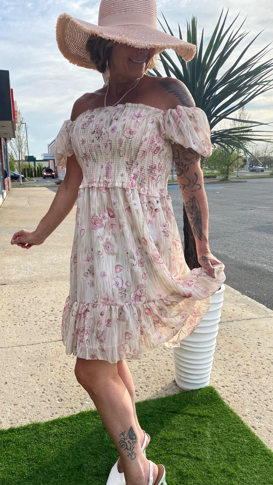 Robe rose pâle fleurie Black Tape , style 1922251