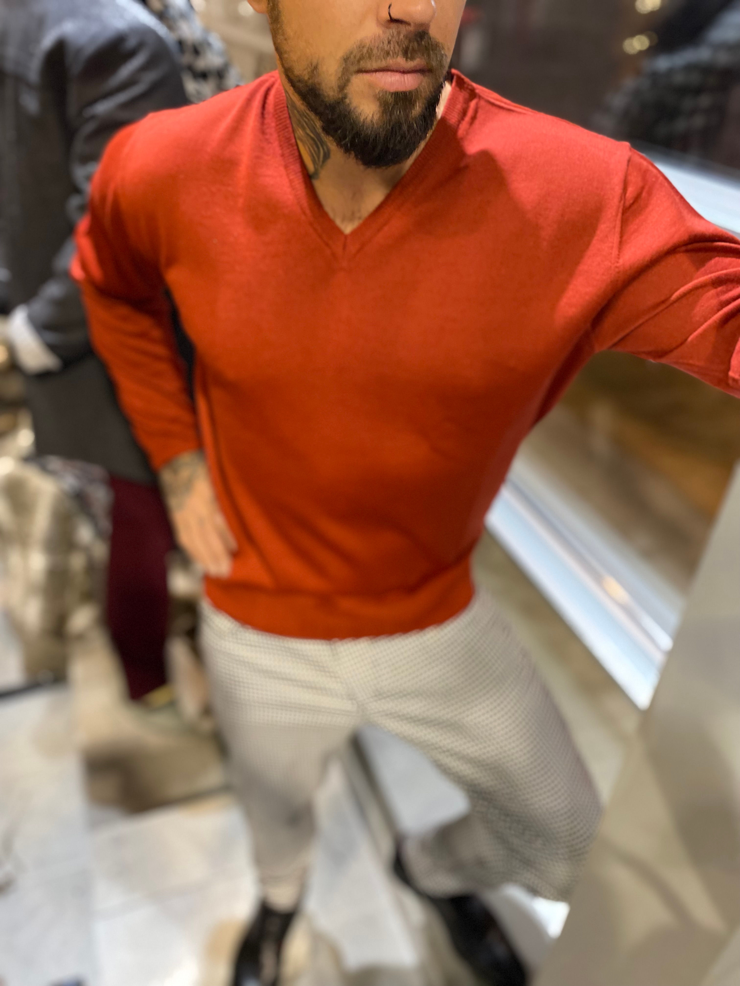 Pull orangé à col en V Collection italienne