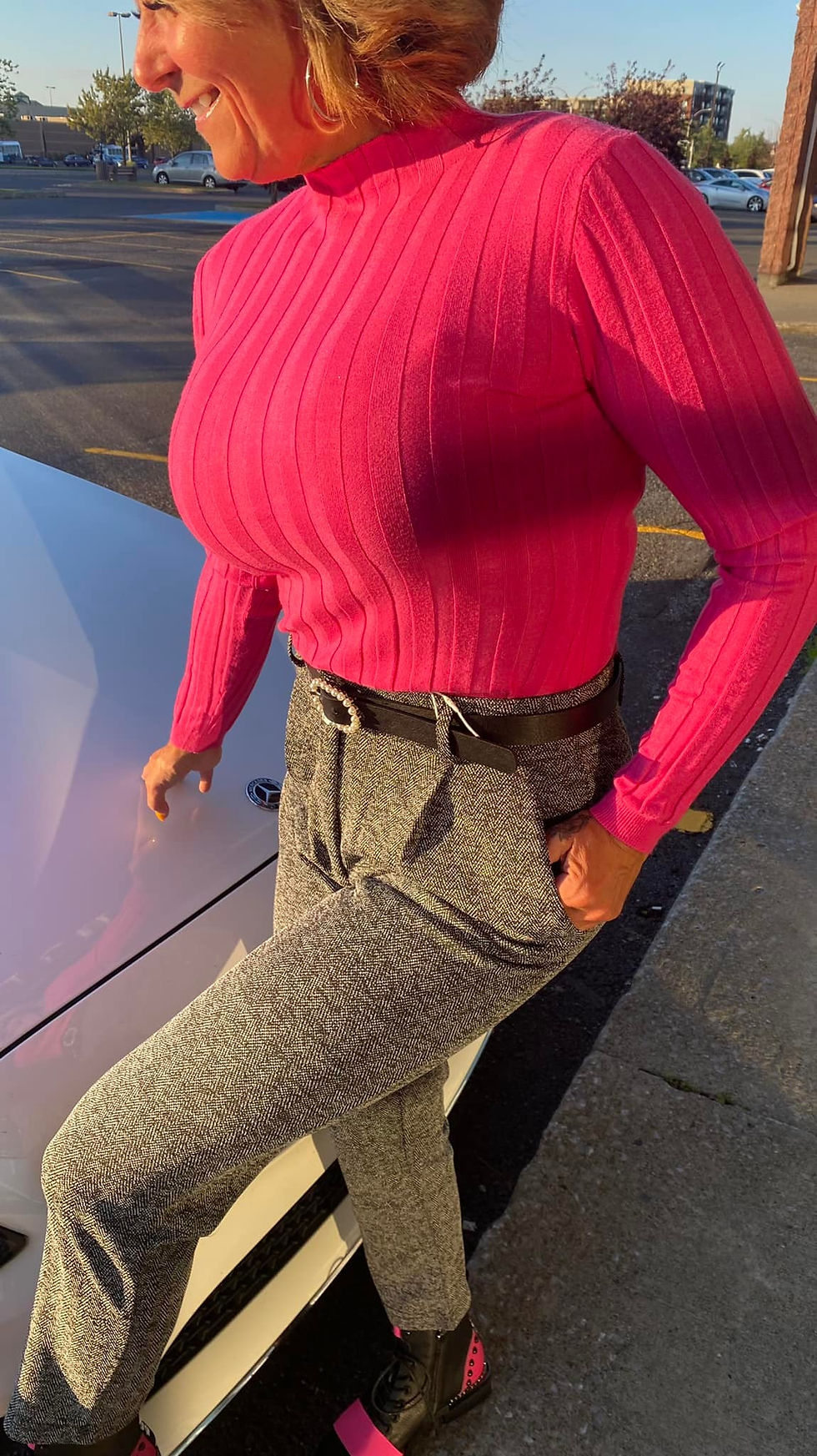 Chandail rose côtelé à col haut Collection européenne